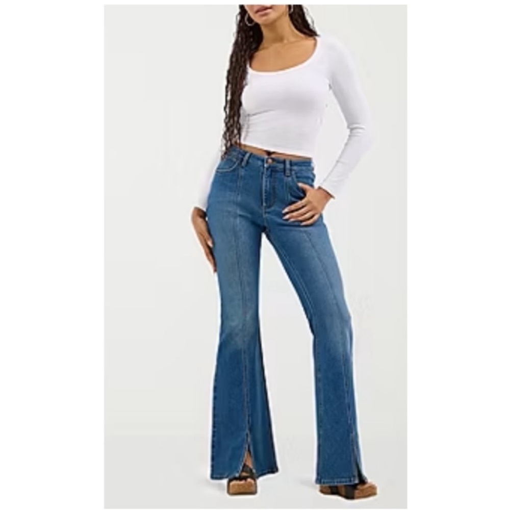 Wrangler Fierce Flare Jeans Size 6 NWT